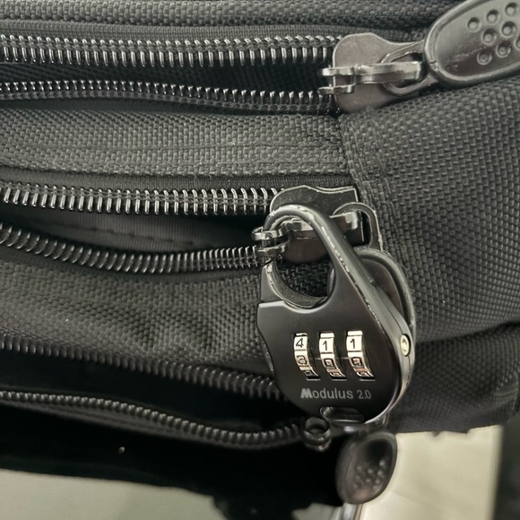 Modulus 2.0 computer compatible backpack case - Picture 6 of 8